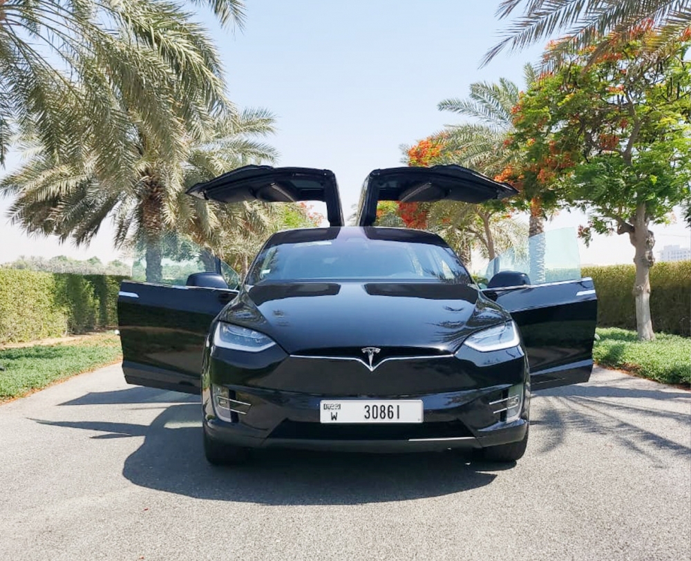 zwart Tesla Model X 2020