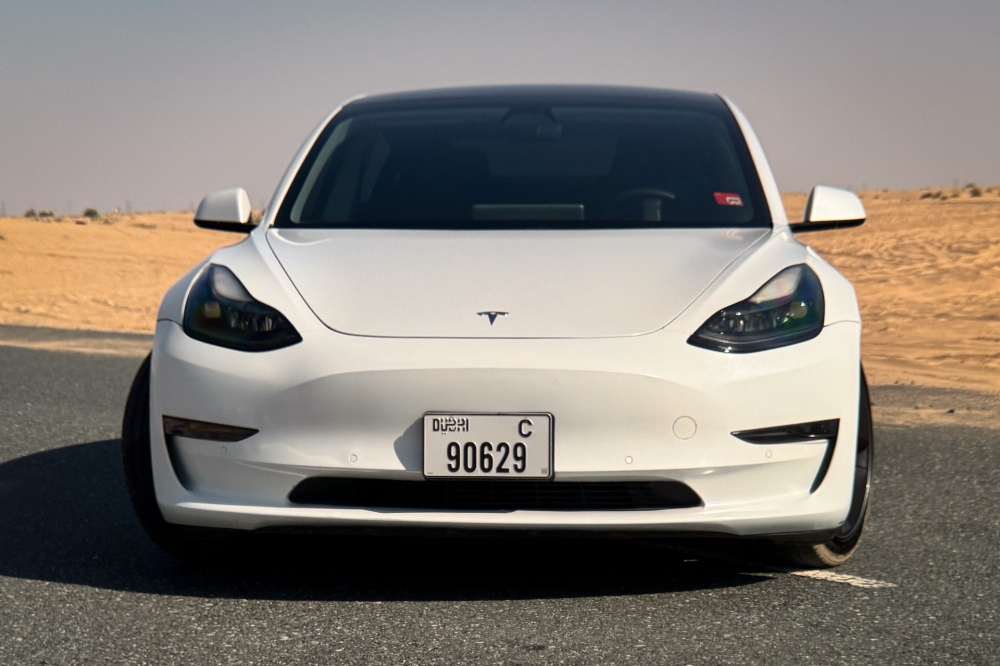 White Tesla Model 3 Standard Plus 2021