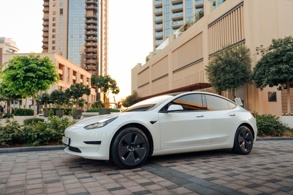 blanc Tesla Modèle 3 Standard Plus 2021