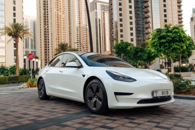 Rent Tesla Модель 3 Стандарт Плюс 2021