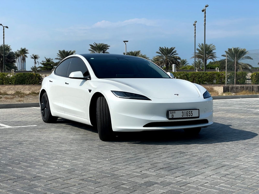 Beyaz Tesla Model 3 Standart Artı 2024