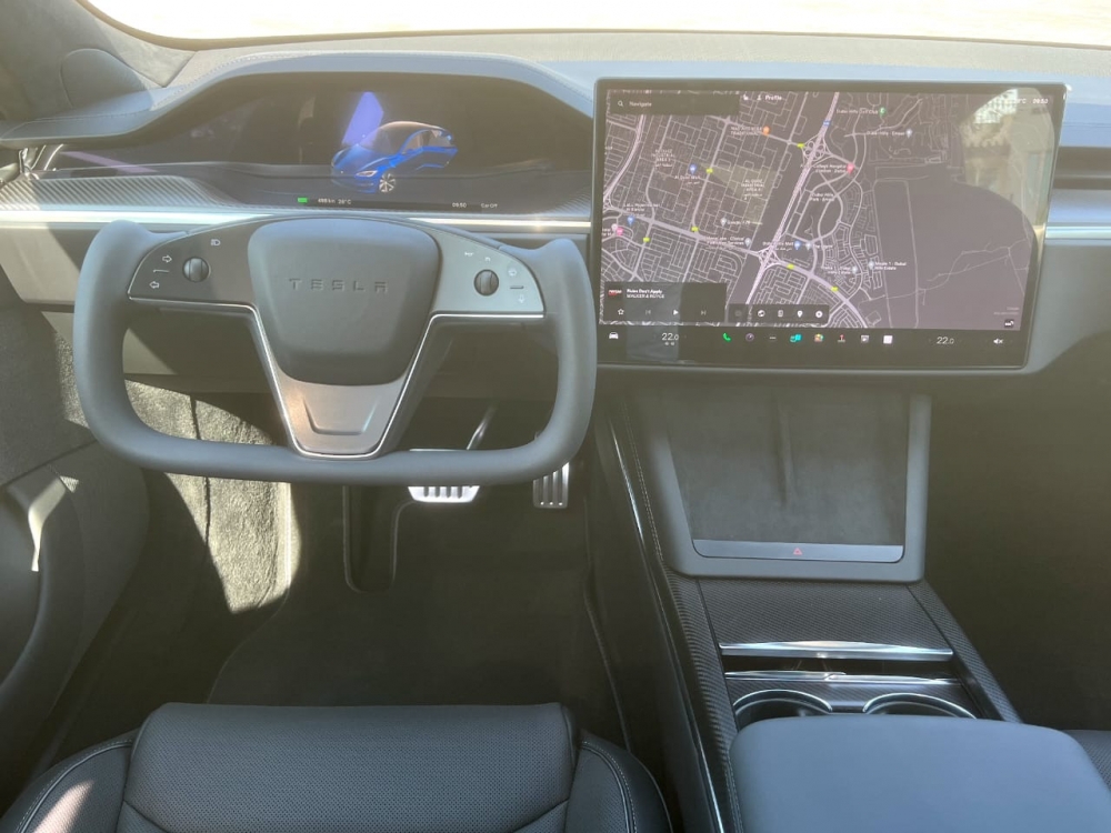 Blue Tesla Model S Plaid 2023