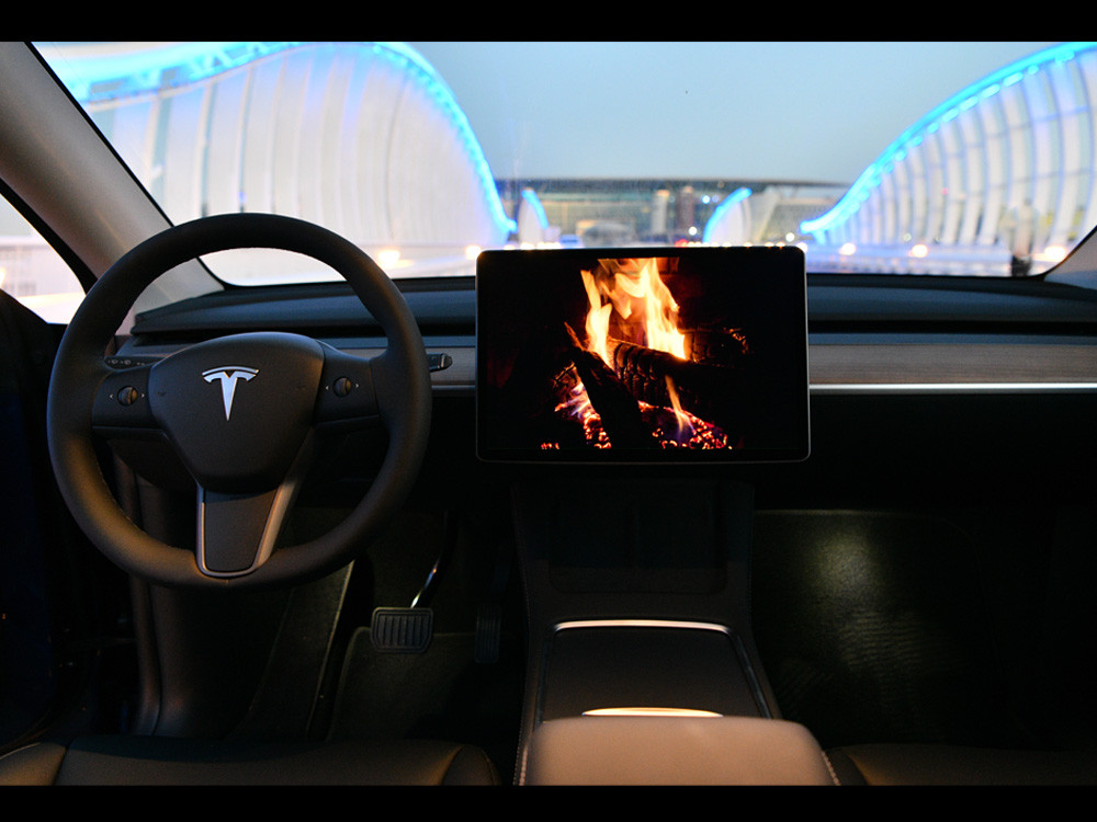 Голубой Tesla Модель Y дальнего действия 2022