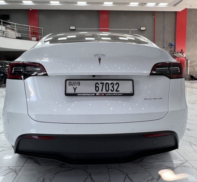 wit Tesla Model Y Lange afstand 2022