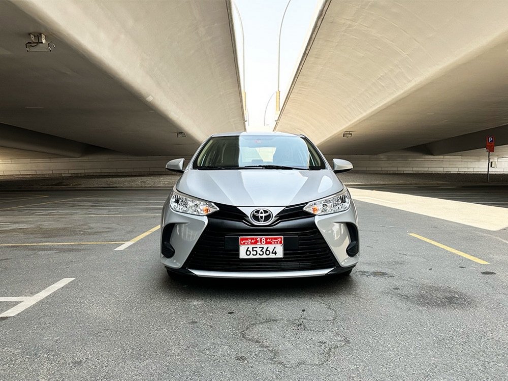 wit Toyota Yaris 2022