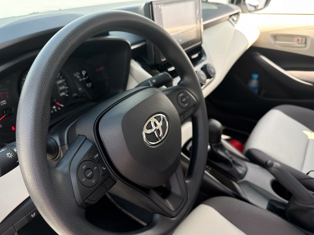 Beyaz Toyota korol 2023
