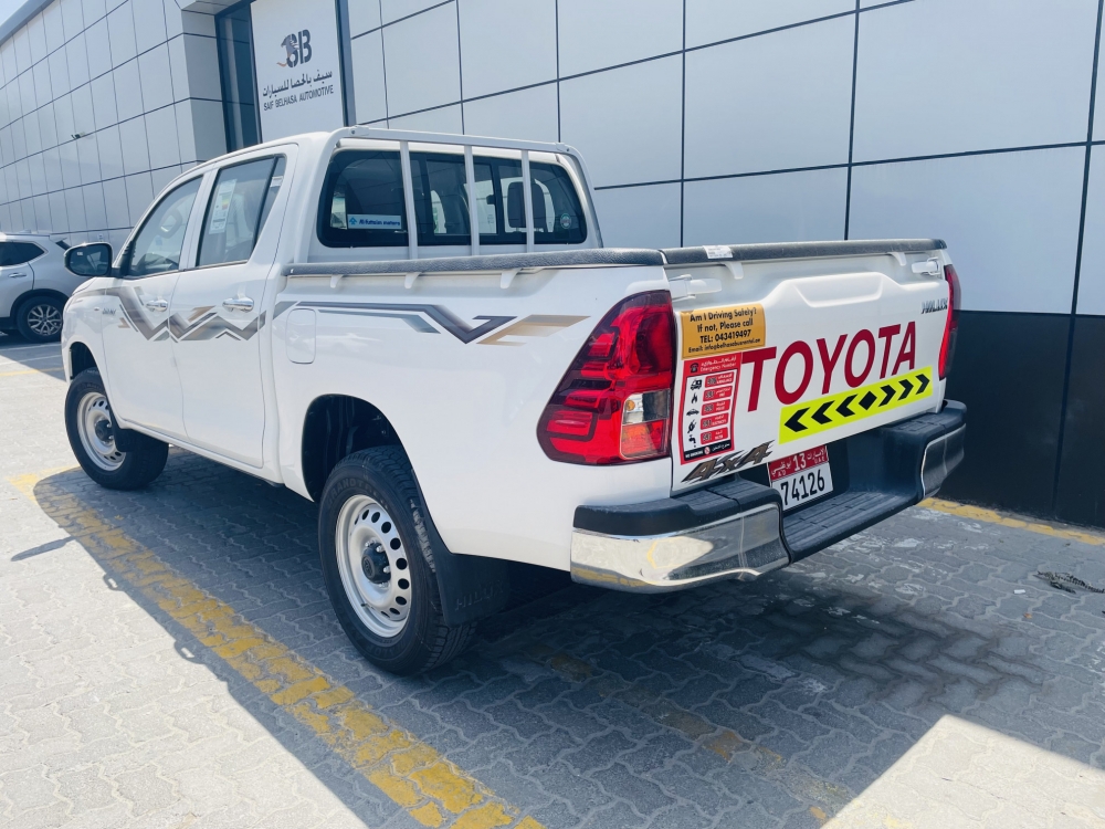 blanc Toyota Hilux 4x4 2024