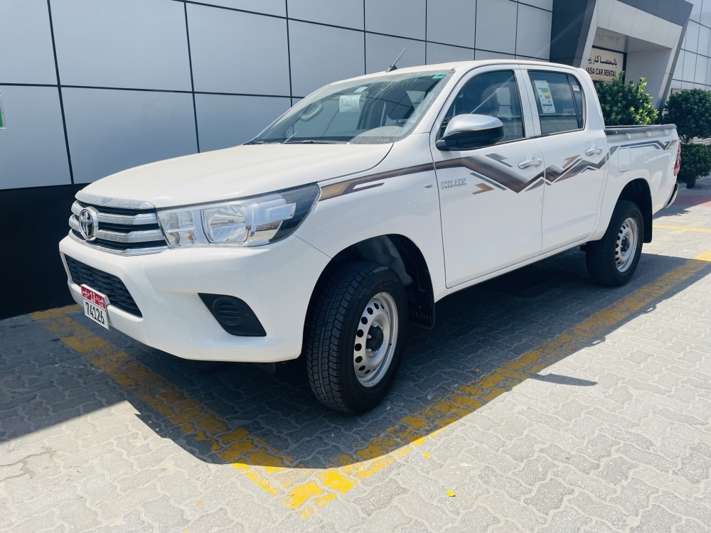 Affitto Toyota Hilux 4x4 2024 in Dubai