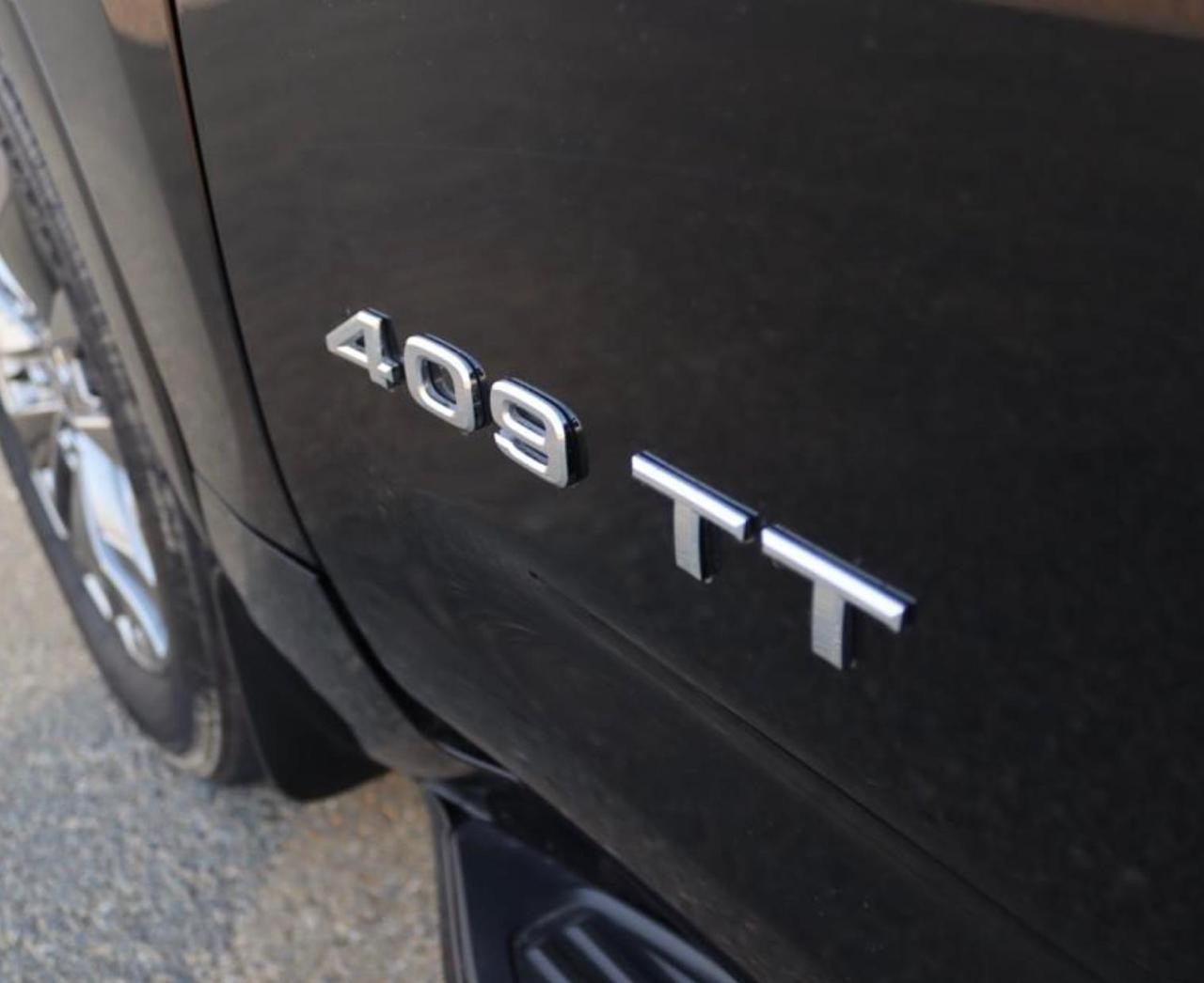 Черный Тойота Ленд Крузер Твин Турбо 2023 год