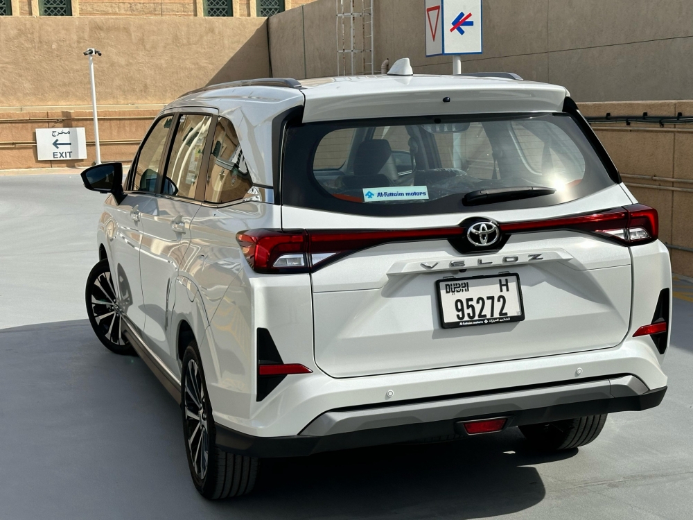 wit Toyota Veloz 2024
