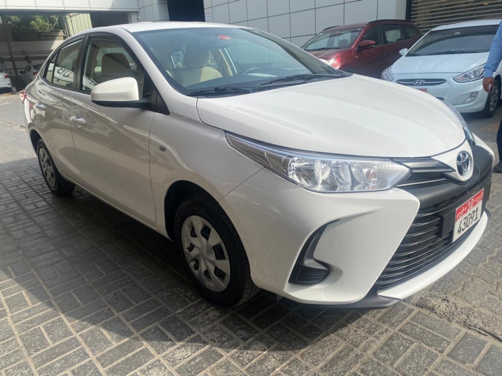 Alquilar Toyota Yaris 2022 en Dubai