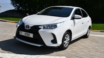 Rent Toyota Yaris Limousine 2022