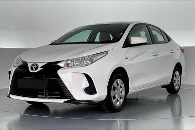 Rent Toyota Yaris Limousine 2022