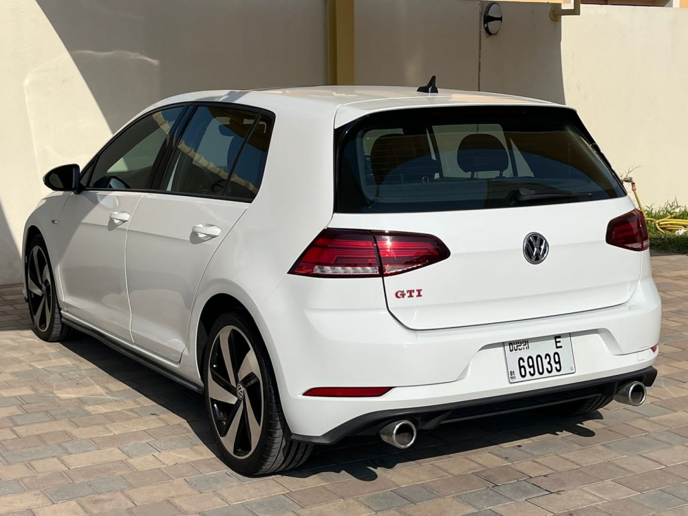 Weiß Volkswagen Golf-GTI 2020