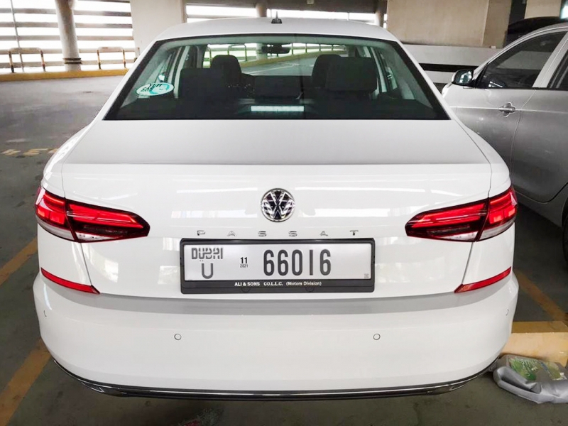 wit Volkswagen Passaat 2020