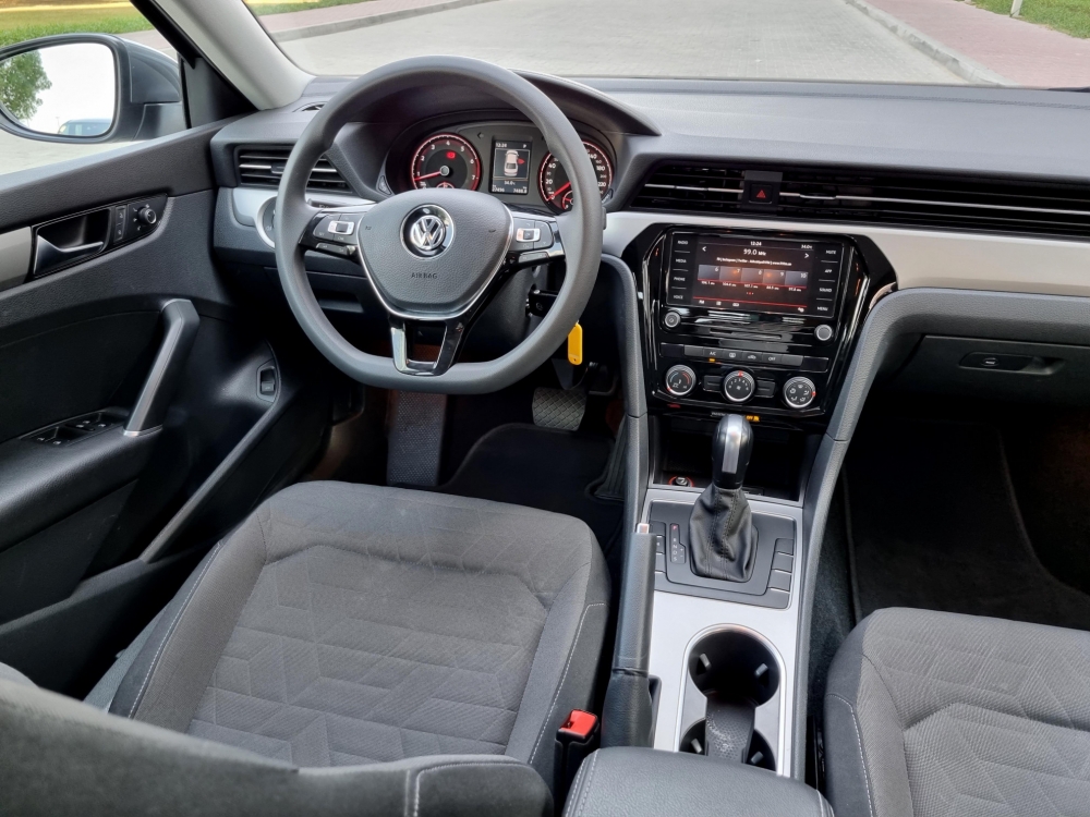 Bianca Volkswagen Passat 2020
