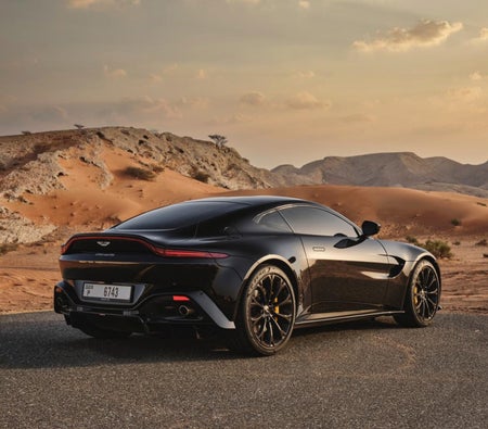 Huur Aston Martin vantage 2019 in Abu Dhabi