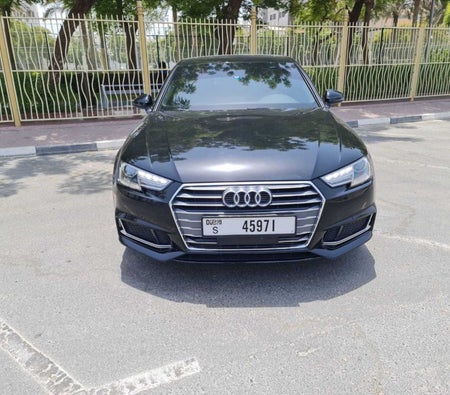 Location Audi A4 2019 dans Dubai