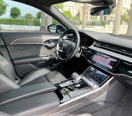 Location Audi A8 2023 dans Dubai
