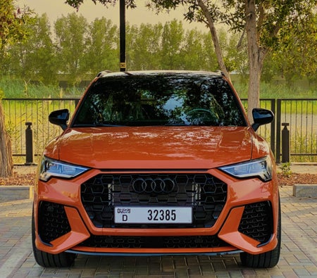 Location Audi Q3 2022 dans Dubai