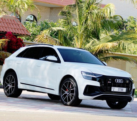 Location Audi Kit de ligne Q8 S 2021 dans Dubai