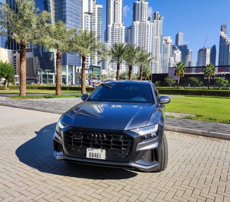 Miete Audi Q8 2021 in Dubai
