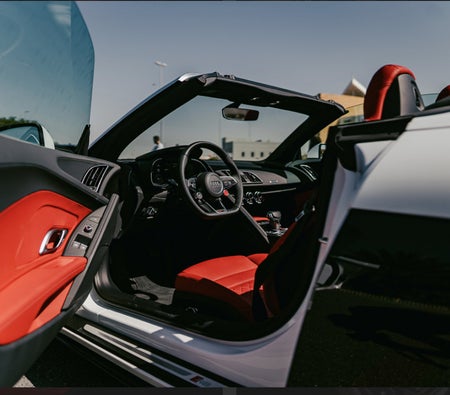 Rent Audi R8 Spyder 2022 in Dubai