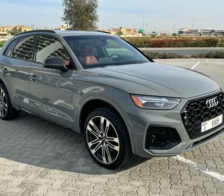 Location Audi SQ5 2022 dans Dubai