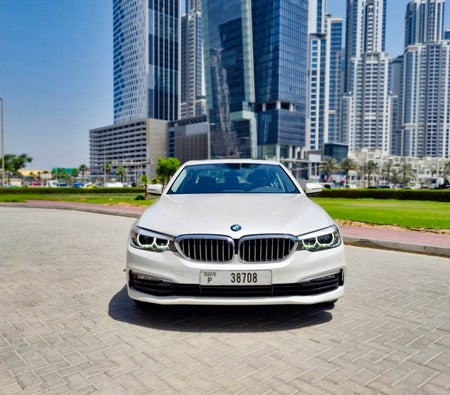 Location BMW 520i 2020 dans Dubai