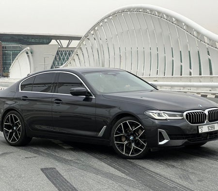 Kira BMW 530i 2022 içinde Dubai