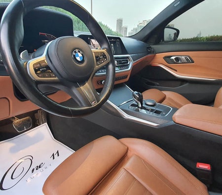 Huur BMW 330i 2021 in Dubai