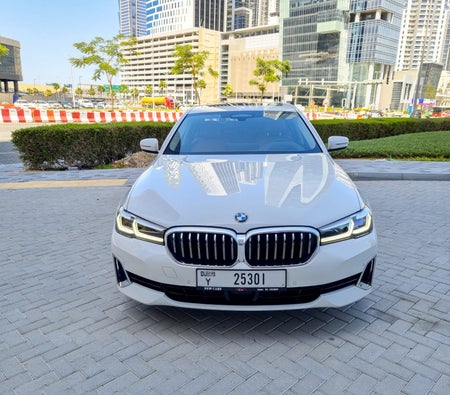 Location BMW 520i 2022 dans Dubai