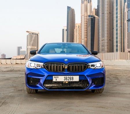 Huur BMW 530i 2019 in Dubai