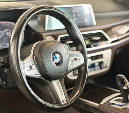 Affitto BMW 730Li 2022 in Dubai