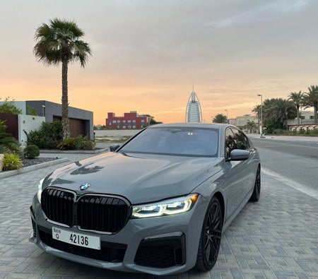 Location BMW 750Li 2020 dans Dubai