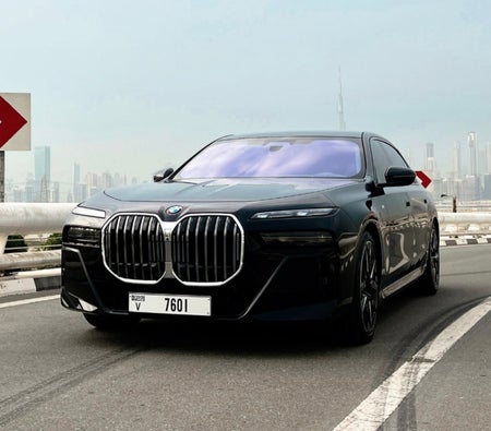 Miete BMW 760i 2024 in Dubai