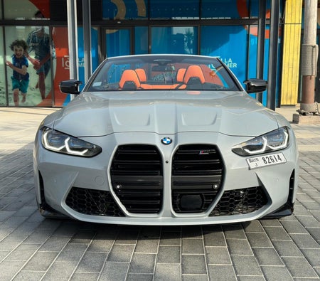 Huur BMW M4 Competitie Cabrio 2022 in Dubai