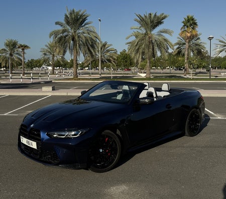 Location BMW M4 Compétition Cabriolet 2023 dans Dubai