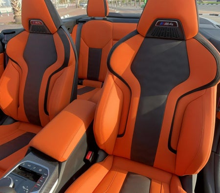 Affitto BMW M4 Convertibile da competizione 2024 in Dubai