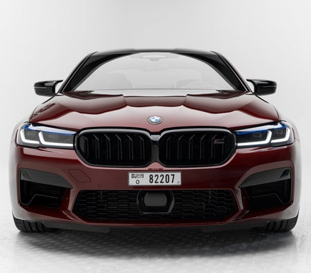 Miete BMW M5-Wettbewerb 2023 in Dubai