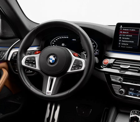 Alquilar BMW Competencia M5 2023 en Dubai