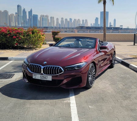 Miete BMW M850i Cabrio 2021 in Dubai