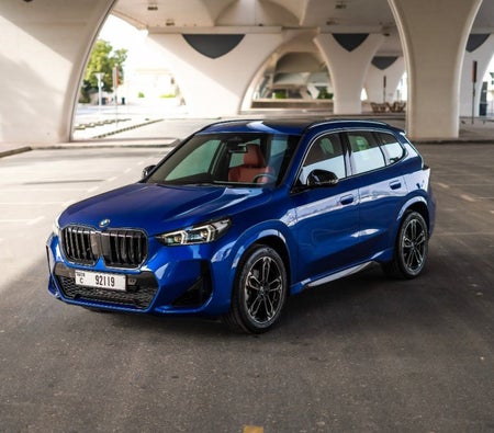 Alquilar BMW X1 2023 en Dubai