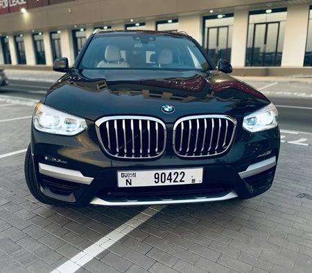 Miete BMW X3 2021 in Dubai