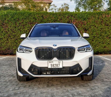 Location BMW X3 2023 dans Dubai