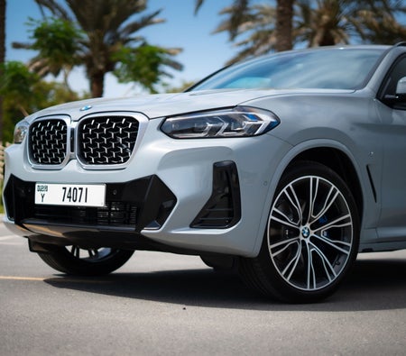 Alquilar BMW X4 2022 en Dubai