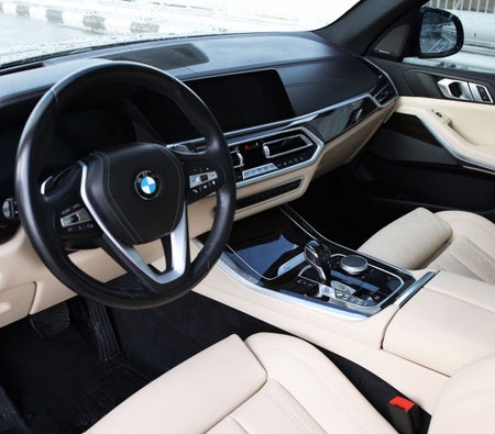 Huur BMW X5 2021 in Dubai
