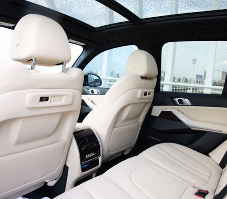 Miete BMW X5 2021 in Dubai