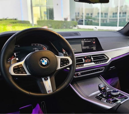 Location BMW X5 2023 dans Dubai