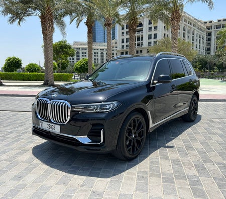 Huur BMW X7 2021 in Dubai